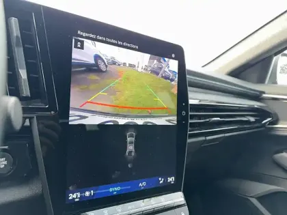 Photo 45 Renault Rafale  E-Tech full hybrid 200