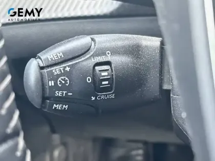 Photo 21 Peugeot 208  PureTech 100 S&S EAT8