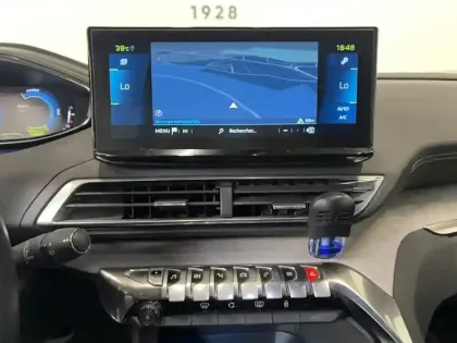 Photo 13 Peugeot 3008  Hybrid 225 e-EAT8