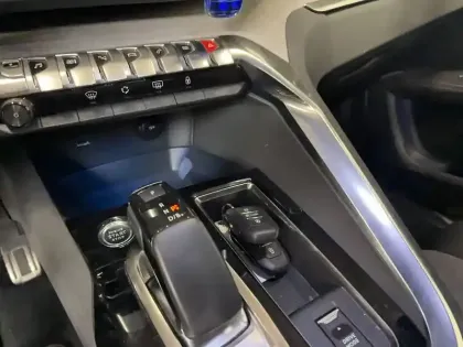 Photo 12 Peugeot 3008  Hybrid 225 e-EAT8