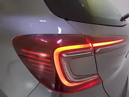 Photo 16 Renault Captur  E-Tech 145 - 21