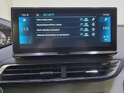 Photo 21 Peugeot 3008  Puretech 130ch S&S EAT8