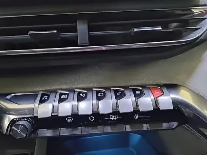 Photo 24 Peugeot 3008  Puretech 130ch S&S EAT8