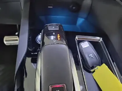 Photo 13 Peugeot 3008  Puretech 130ch S&S EAT8