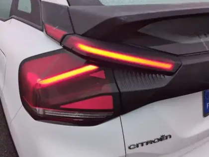 Photo 16 Citroën C4 e- 136 ch Automatique