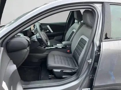 Photo 10 Citroën C4 e- 156 ch autonomie etendue  Automatique