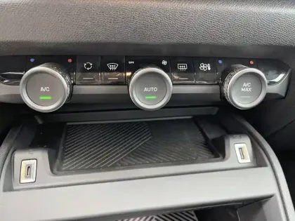 Photo 17 Citroën C4 e- 156 ch autonomie etendue  Automatique