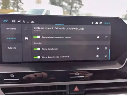 Photo 23 Citroën C4  Hybride 136 e-DCS6