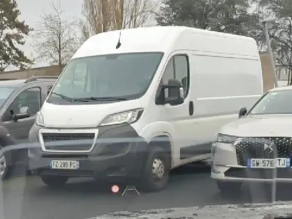 Photo 19 Citroën C4  Hybride 136 e-DCS6