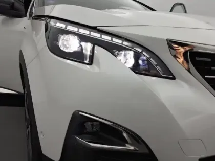 Photo 53 Peugeot 3008  Hybrid4 300 e-EAT8