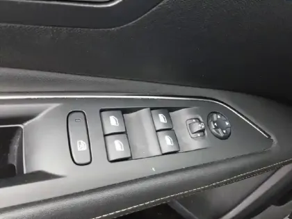 Photo 59 Peugeot 3008  Hybrid4 300 e-EAT8