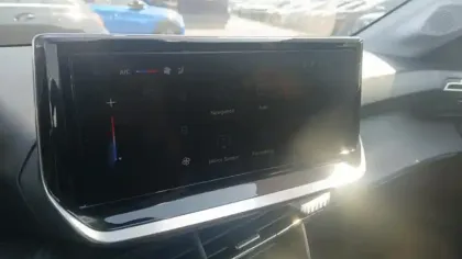 Photo 16 Peugeot 208  PureTech 100 S&S BVM6