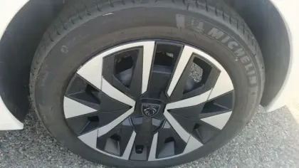 Photo 12 Peugeot 208  PureTech 100 S&S BVM6