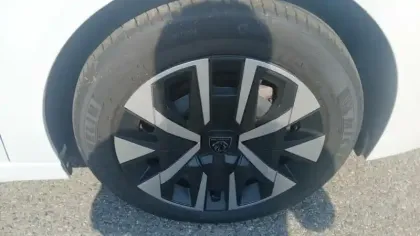 Photo 14 Peugeot 208  PureTech 100 S&S BVM6