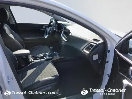 Photo 8 Kia Xceed  1.6 CRDi 136 ch ISG MHEV iBVM6 Active