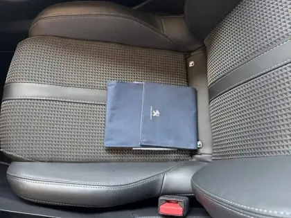 Photo 15 Peugeot 208  Electrique 50 kWh 136ch GT Line