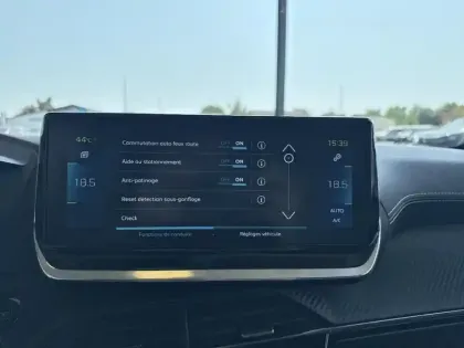 Photo 21 Peugeot 208  Electrique 50 kWh 136ch GT Line