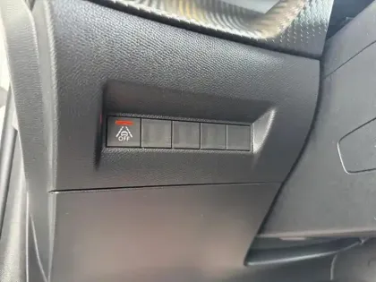 Photo 18 Peugeot 208  Electrique 50 kWh 136ch GT Line