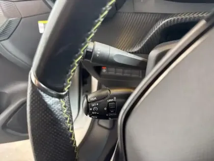 Photo 16 Peugeot 208  Electrique 50 kWh 136ch GT Line