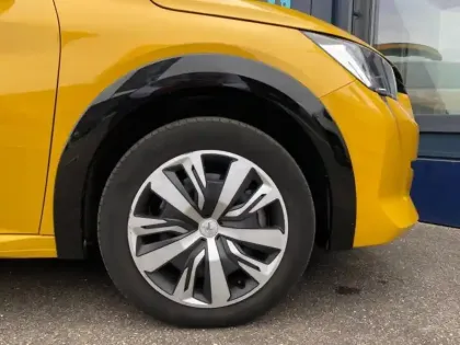 Photo 6 Peugeot 208  e- 136ch Active