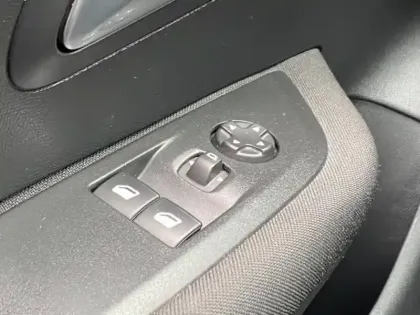 Photo 7 Peugeot 208  e- 136ch Active