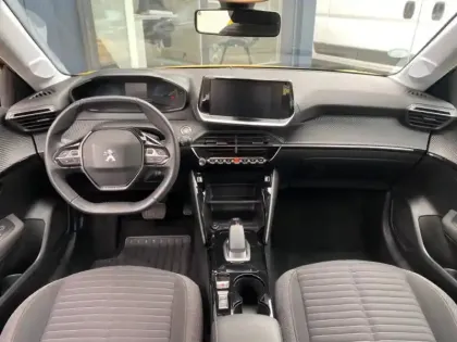 Photo 11 Peugeot 208  e- 136ch Active