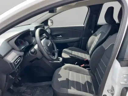 Photo 8 Dacia Jogger  1.0 ECO-G 100ch Expression 5 places
