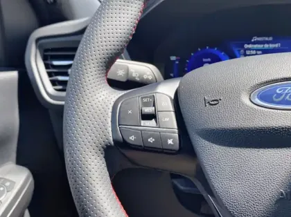 Photo 15 Ford Kuga 2.5 Duratec 190ch FHEV E85 ST-Line BVA