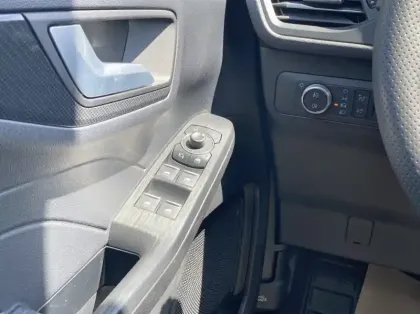 Photo 5 Ford Kuga 2.5 Duratec 190ch FHEV E85 ST-Line BVA