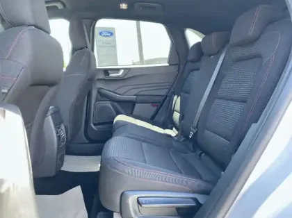 Photo 8 Ford Kuga 2.5 Duratec 190ch FHEV E85 ST-Line BVA