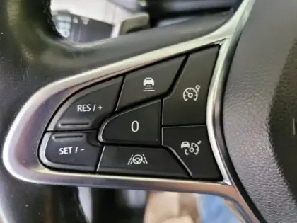 Photo 10 Renault Captur  1.3 TCe 155ch FAP Initiale Paris EDC - 20