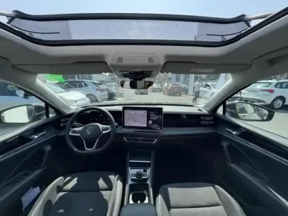 Photo 8 Volkswagen Tiguan  1.5 eHybrid 272ch Elegance DSG6