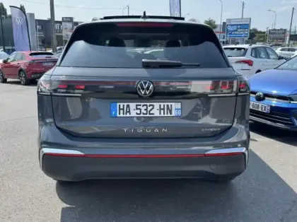 Photo 13 Volkswagen Tiguan  1.5 eHybrid 272ch Elegance DSG6