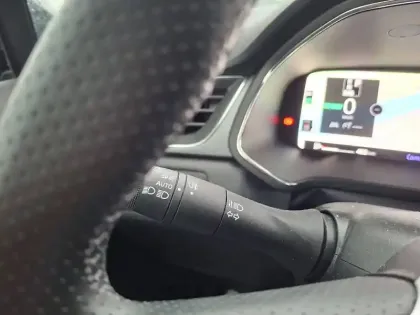 Photo 13 Renault Captur  E-Tech full hybrid 160 ch