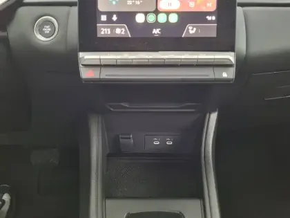 Photo 16 Renault Captur  E-Tech full hybrid 160 ch