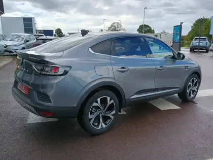 Photo 2 Renault Arkana  E-Tech full hybrid 145 GSR2