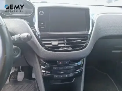 Photo 15 Peugeot 2008  PureTech 130ch S&S BVM6