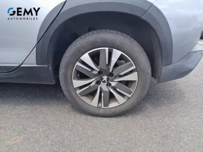 Photo 10 Peugeot 2008  PureTech 130ch S&S BVM6