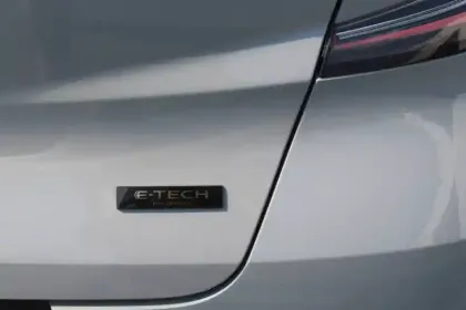 Photo 23 Renault Captur  E-Tech full hybrid 160 ch