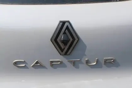 Photo 22 Renault Captur  E-Tech full hybrid 160 ch