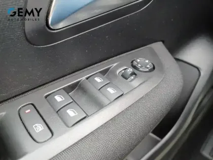 Photo 15 Peugeot 208  BlueHDi 100 S&S BVM6