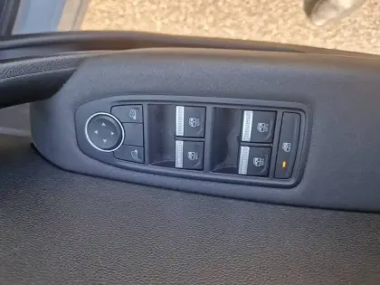 Photo 20 Renault Captur  E-Tech full hybrid 160 ch