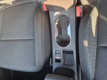 Photo 19 Renault Captur  E-Tech full hybrid 160 ch