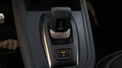 Photo 18 Renault Captur  E-Tech full hybrid 160 ch