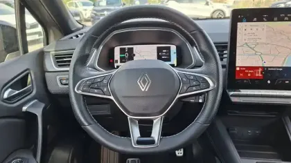 Photo 10 Renault Captur  E-Tech full hybrid 160 ch