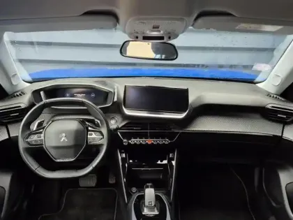 Photo 6 Peugeot 2008  e- 136ch Allure Pack