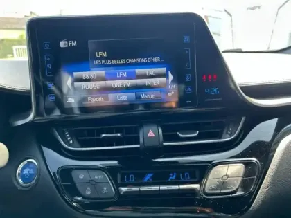 Photo 13 Toyota C-HR  122h Distinctive 2WD E-CVT