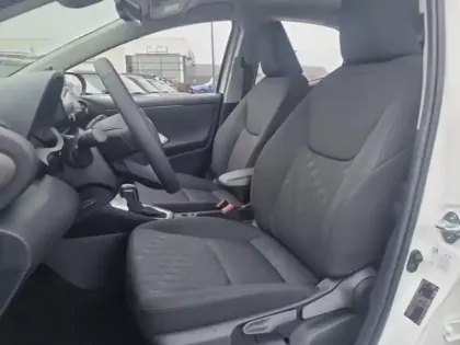 Photo 11 Toyota Yaris  116h Dynamic 5p MC24