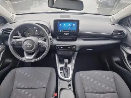 Photo 8 Toyota Yaris  116h Dynamic 5p MC24