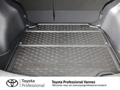 Photo 12 Toyota Corolla  CROSS 1.8 140ch Design